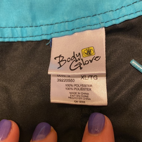 Body Glove juniors board shorts. - Picture 3 of 3